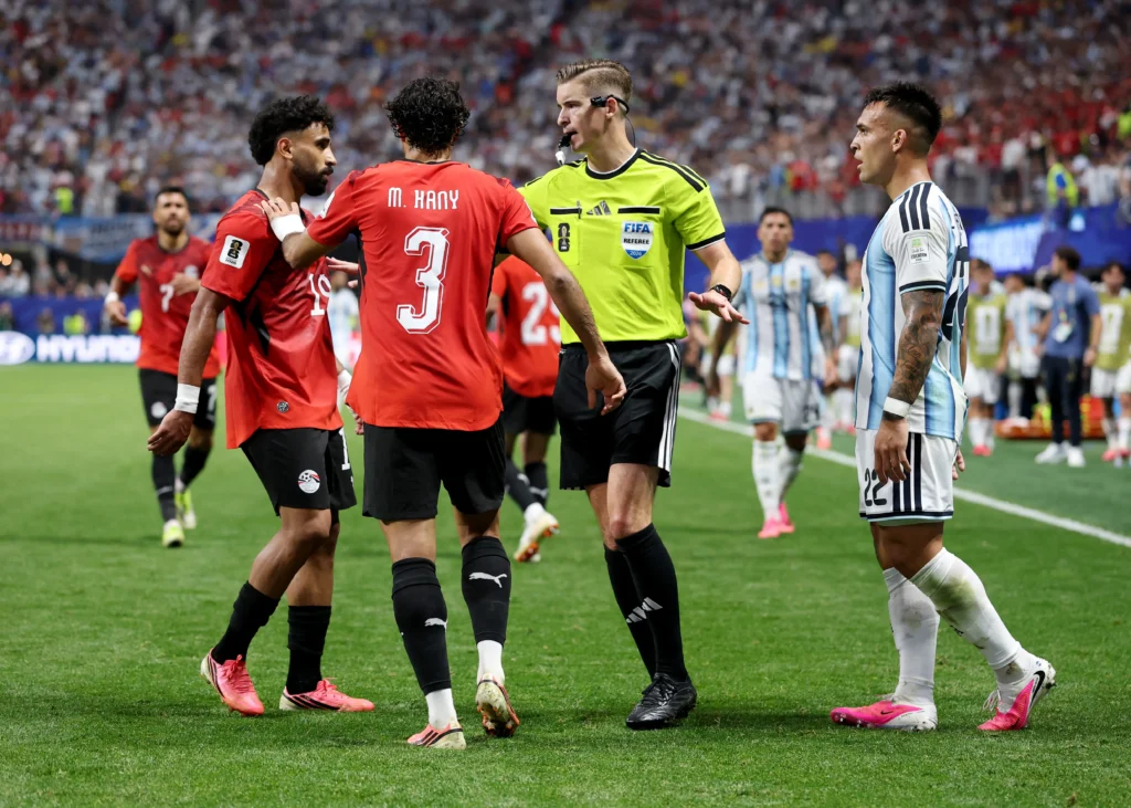 Collina defende arbitragem e rebate acusações do Egito na Copa do Mundo