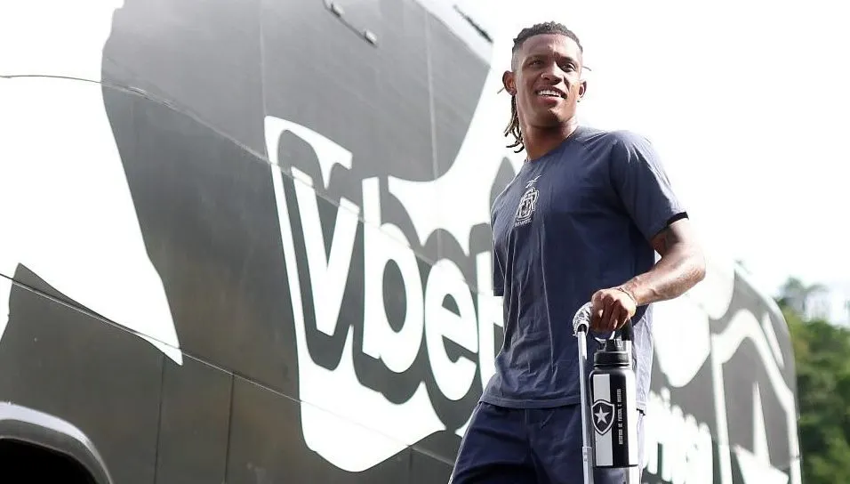 Imprensa inglesa aponta avanço nas tratativas do Arsenal pela contratação de Danilo, do Botafogo