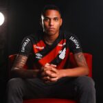 Athletico oficializa a contratação do zagueiro Dantas por empréstimo