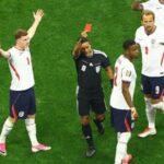 Fifa suspende Jarell Quansah por dois jogos após expulsão na Copa do Mundo