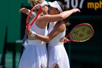 Luisa Stefani avança em Wimbledon e persegue vaga na final de duplas