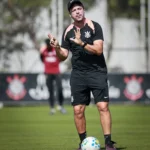 Fernando Diniz intensifica ajustes táticos no Corinthians durante intertemporada