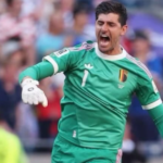 Courtois brinca com lealdade do filho antes de confronto entre Bélgica e Espanha