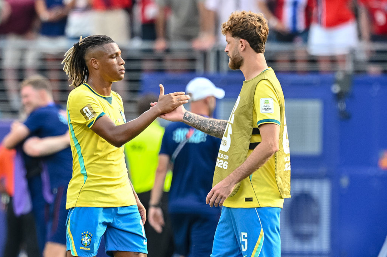 Flamengo monitora Danilo e planeja negociações antes do fechamento da janela