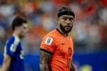 Corinthians e Memphis: negociações de renovação aguardam retorno do atacante holandês