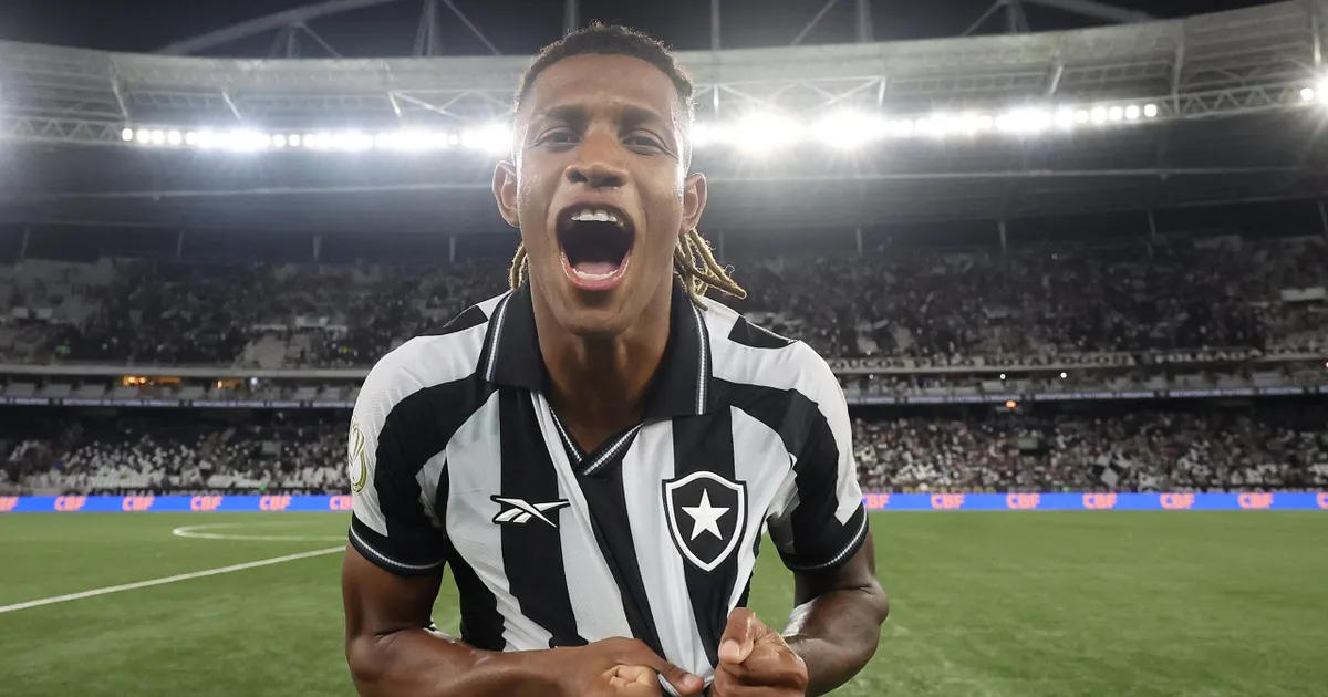 Palmeiras e Botafogo divergem sobre valores em negociação por Danilo