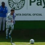 Naves no Palmeiras: zagueiro treina separado enquanto propostas definem seu futuro
