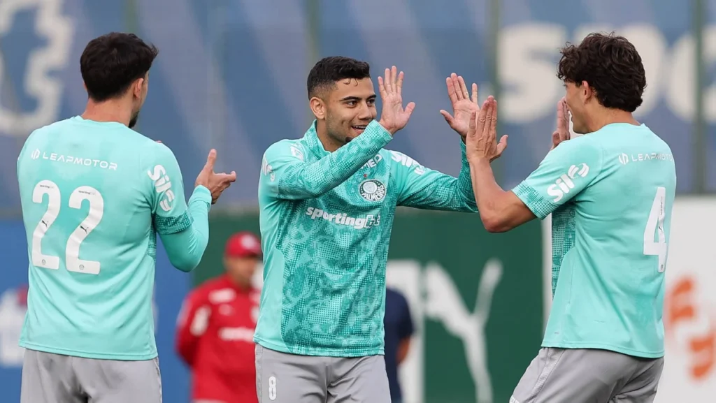 Palmeiras mantém otimismo com elenco intacto antes da abertura da janela de transferências