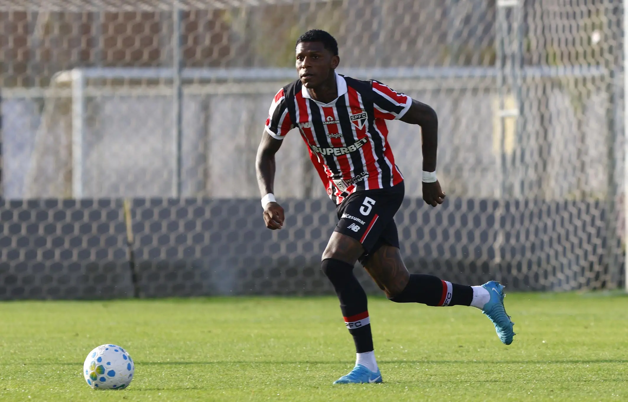 Arboleda reencontra o São Paulo após buscar ajuda psicológica e superar crise