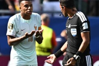Mbappé aponta falha na arbitragem e desconcentração em pênalti perdido