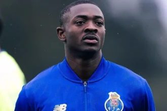 Botafogo formaliza oferta por Domingos Andrade para reforçar o meio-campo
