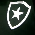 Botafogo prepara lançamento de camisa preta em homenagem ao remo
