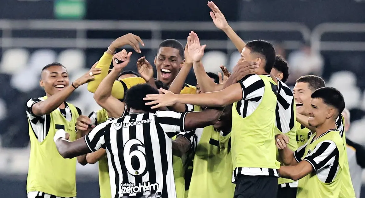 Botafogo elimina Flamengo e garante vaga nas semifinais do Torneio OPG sub-20