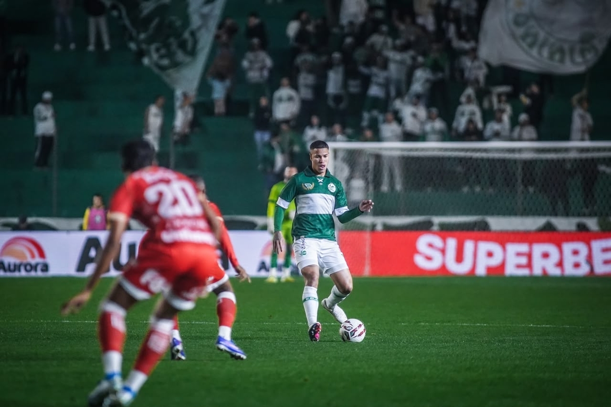 Juventude e Vila Nova medem forças em confronto decisivo no gramado
