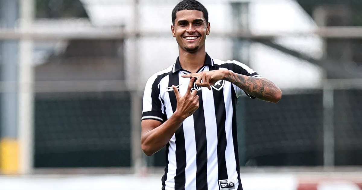Botafogo negocia Bernardo Valim com Santa Clara em transação por Gabriel Batista