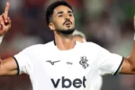 Imprensa espanhola aponta acerto próximo entre Real Oviedo e atacante Chris Ramos do Botafogo