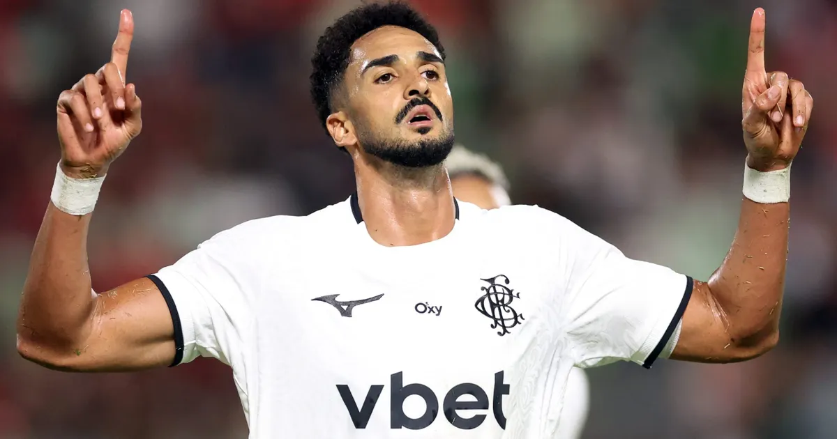 Imprensa espanhola aponta acerto próximo entre Real Oviedo e atacante Chris Ramos do Botafogo
