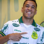 Mirassol oficializa contratação do lateral Elias para a sequência da temporada