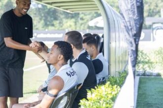 Rayan retorna ao CT do Vasco após participação na Copa do Mundo