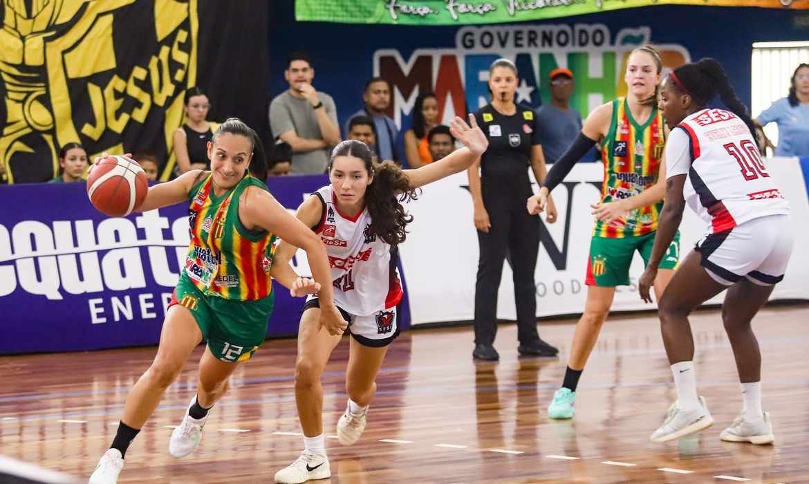 TV Brasil exibe duelo entre Cerrado BRB e Sampaio Basquete pela semifinal da LBF neste domingo