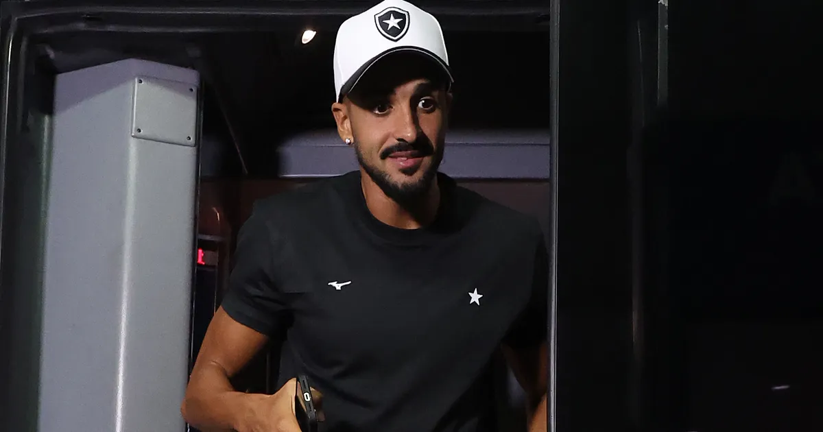Botafogo monitora mercado para suprir possível saída de Chris Ramos