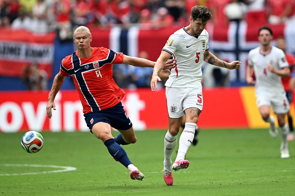 Noruega e Inglaterra empatam em duelo equilibrado no gramado