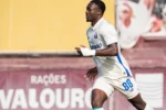 Botafogo avança na contratação do volante angolano Domingos Andrade