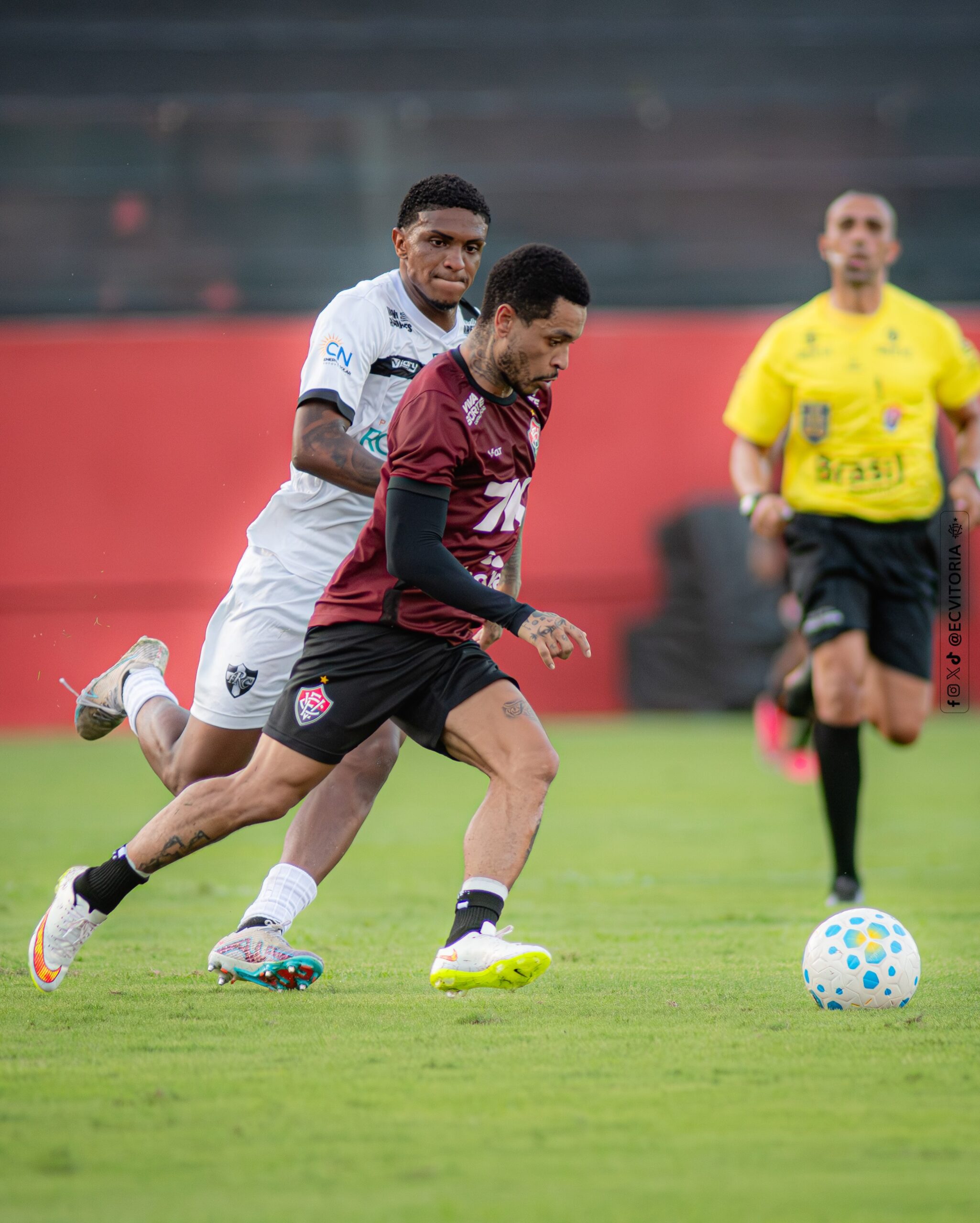 Vitória goleia Redenção em jogo-treino antes de enfrentar o Vasco