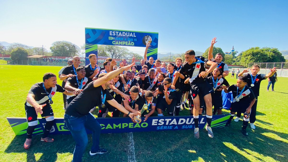 Vasco conquista o título carioca sub-15 após vitória sobre o Fluminense