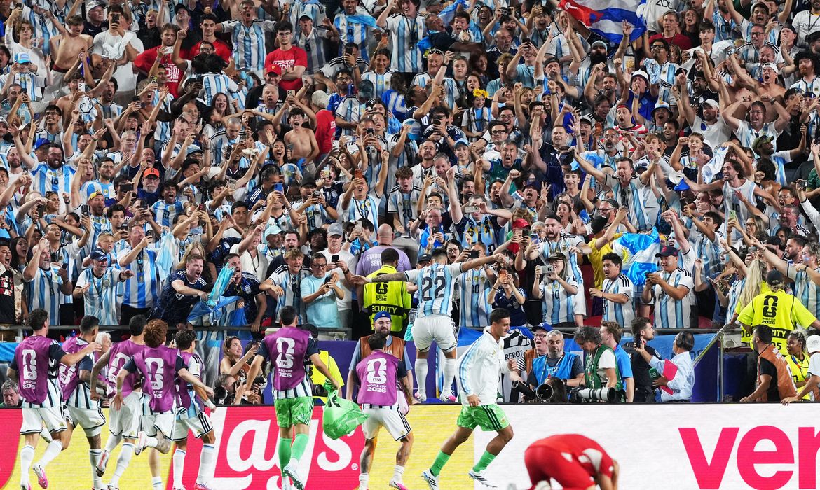 Argentina supera Suíça na prorrogação e avança para enfrentar a Inglaterra