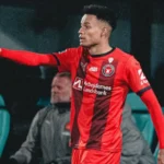 Botafogo avança em negociação para contratar o lateral Paulinho