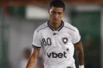 Bernardo Valim é peça central em negociação do Botafogo por Gabriel Batista