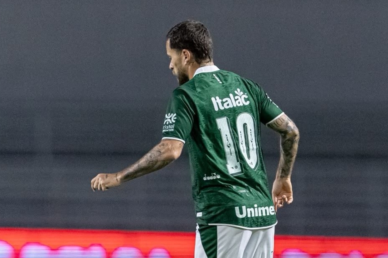 Goiás e CRB se enfrentam em duelo decisivo pelo campeonato brasileiro