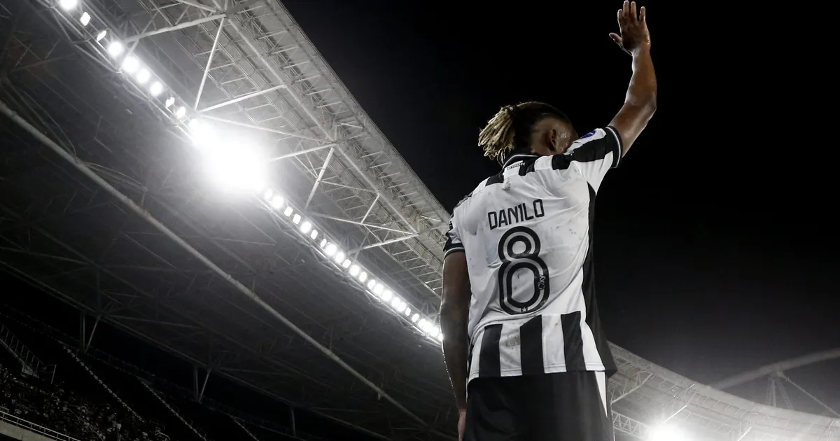 Danilo indica saída do Botafogo e entra na mira de novos clubes europeus