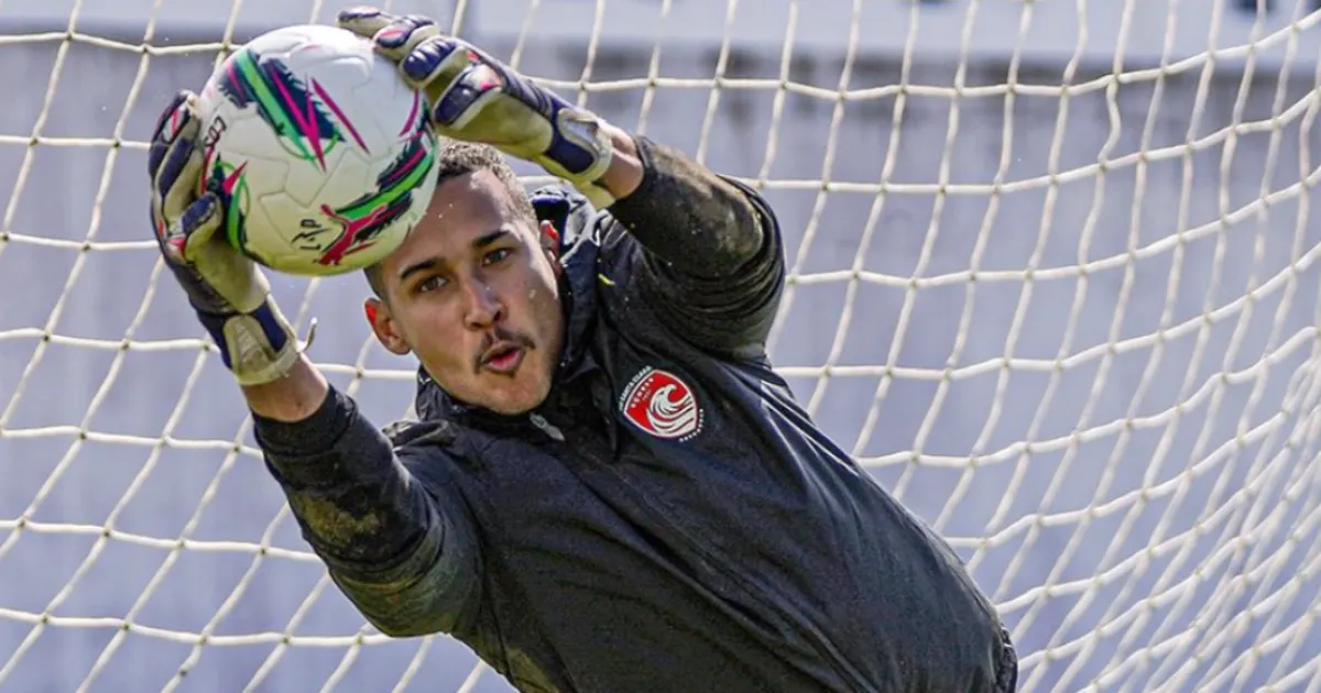 Gabriel Batista reforça meta do Botafogo após destaque no futebol português