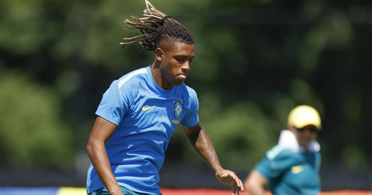 Danilo deve formalizar pedido de transferência ao Botafogo para atuar no Palmeiras