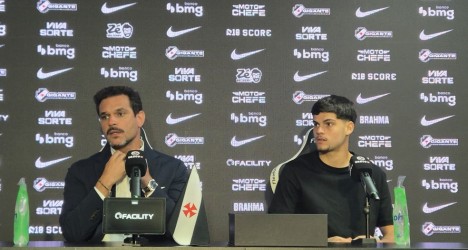 Vasco apresenta lateral Paulinho reforço para a sequência da temporada