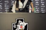 Novo lateral do Vasco, Paulinho é apresentado e destaca versatilidade em campo