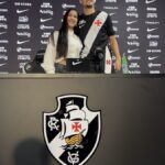 Novo lateral do Vasco, Paulinho é apresentado e destaca versatilidade em campo