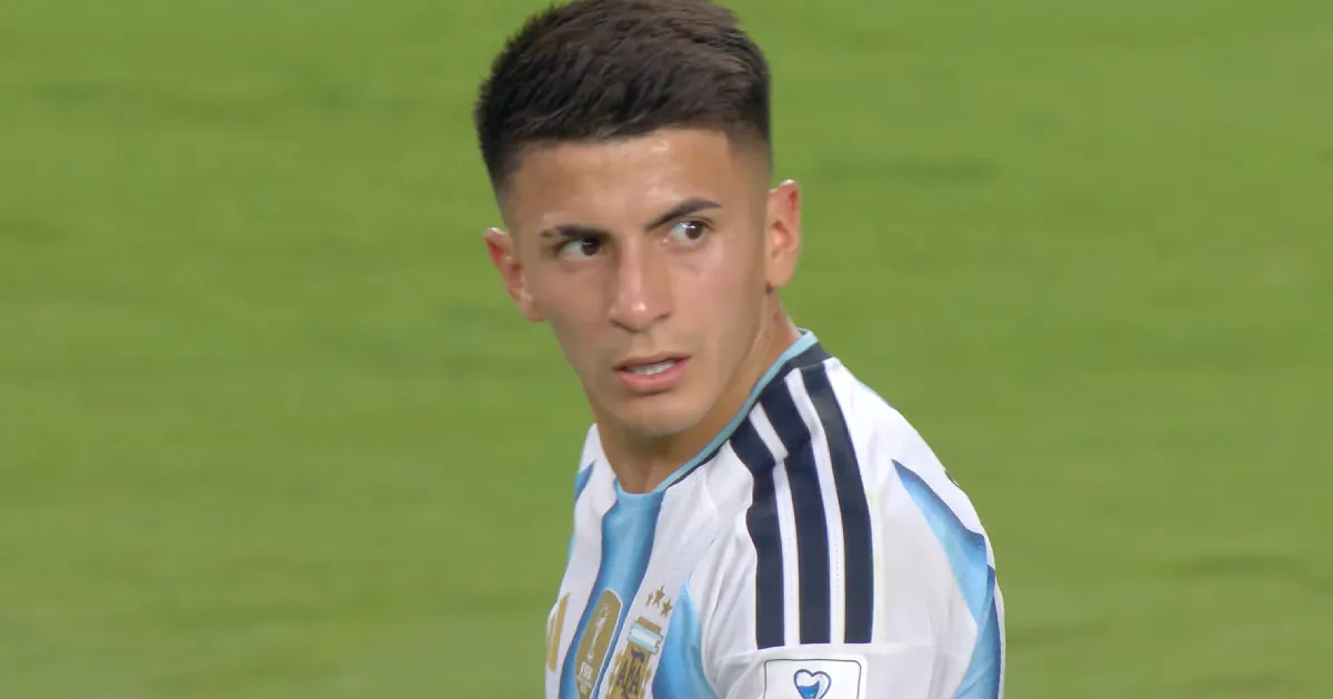 Flamengo retoma negociações para contratar o meia Thiago Almada
