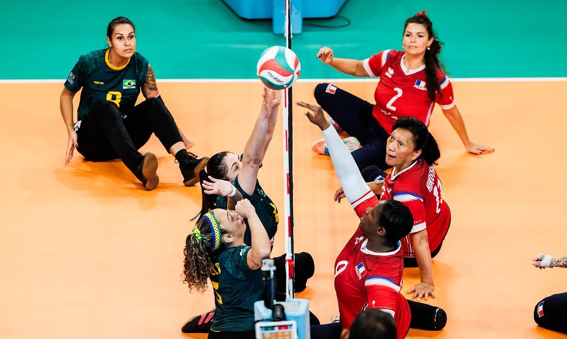 Vôlei sentado brasileiro mantém invencibilidade e avança às oitavas do Mundial