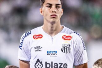Nottingham Forest barra empréstimo de Jair Cunha ao Vasco