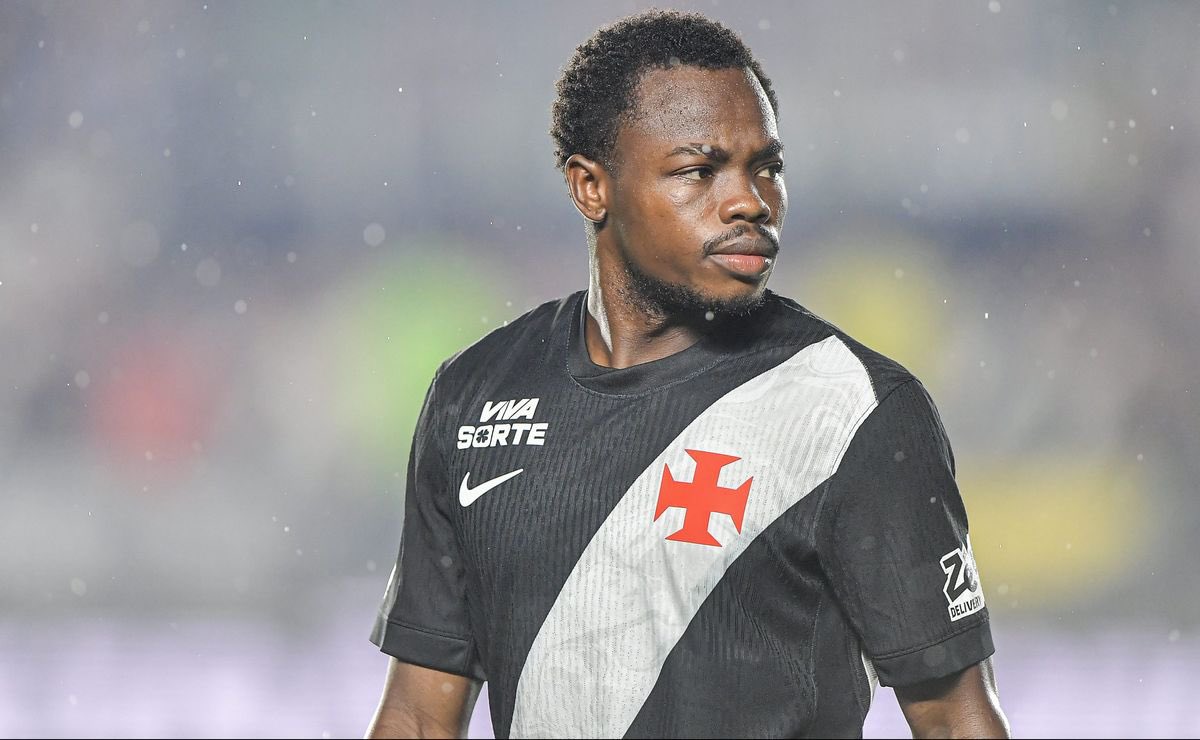 Andrez Gomes retorna ao elenco do Vasco para confronto decisivo contra o Vitória