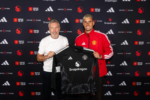 Manchester United reforça elenco com a contratação do goleiro Karl Darlow