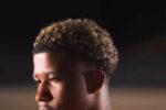 Andrey Santos relembra trajetória no Vasco durante apresentação no Manchester United