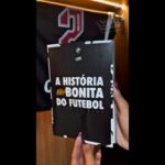 Vasco entrega novo kit de boas-vindas aos atletas da base antes de duelo contra o Cruzeiro