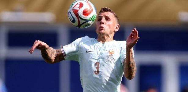 Lucas Digne retorna ao Paris Saint-germain após acordo com Aston Villa
