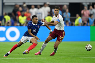 Espanha supera a França com gol de Pedro Porro em duelo decisivo