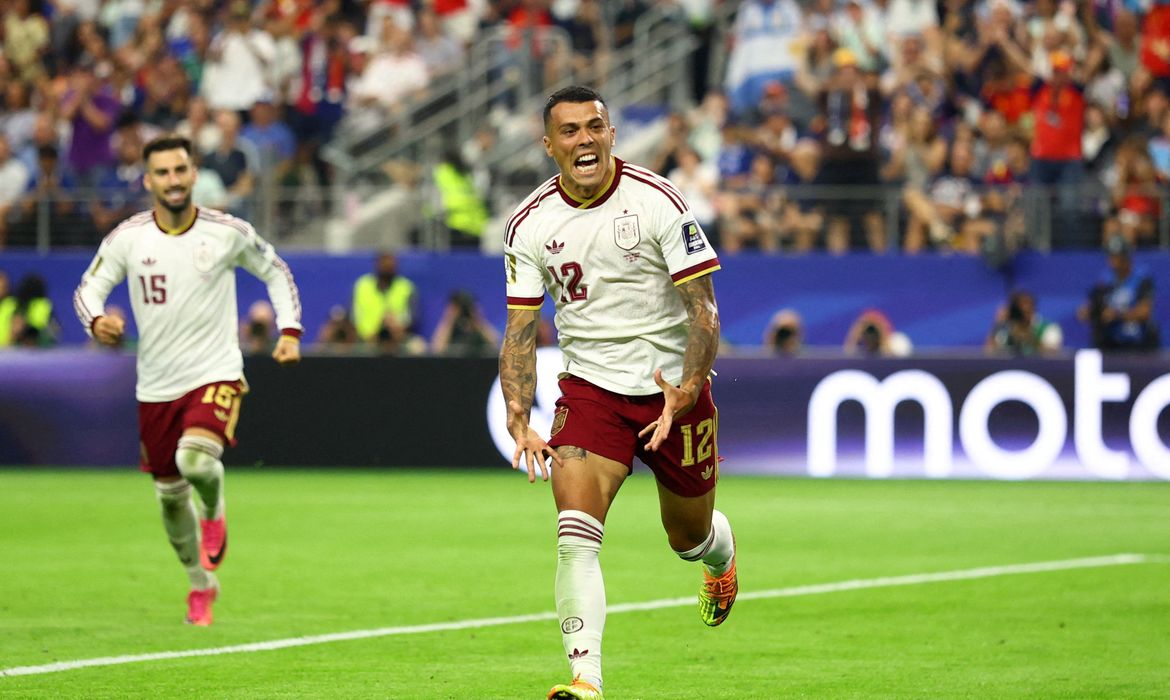 Espanha vence França e garante vaga na final da Copa do Mundo após 16 anos