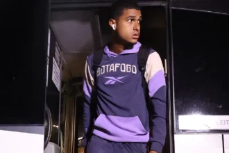 Botafogo altera estratégia de mercado e busca novo nome para viabilizar Gabriel Batista